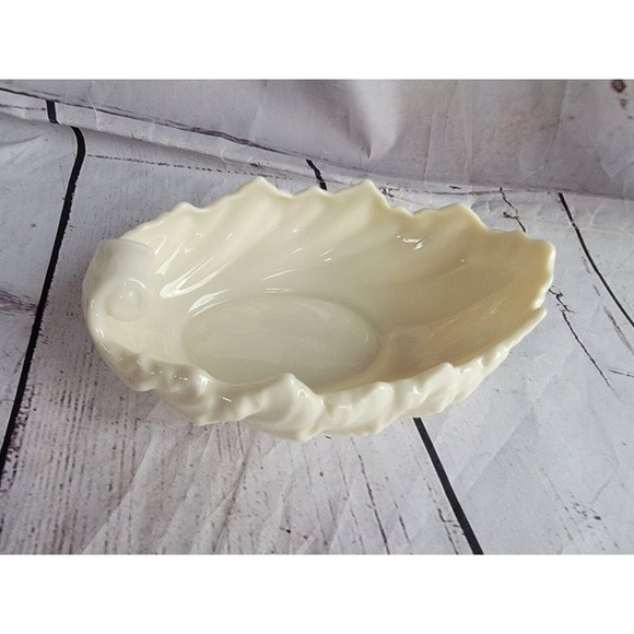LENOX Porcelain Acanthus Leaf Candy Nut Dish Bowl White Sculpted 5.5 In VINTAGE - Picture 2 of 6